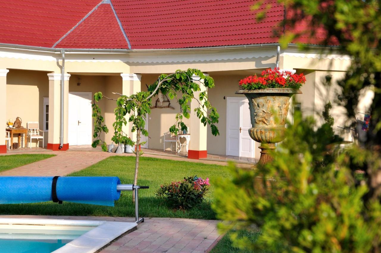 Tisza Topic Poroszlo Exterior photo